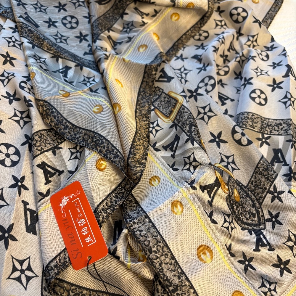 NWT 🔥 WOMEN’S STYLISH FASHION SILKY LONG SCARF or Bathing Suit Wrap 6ft